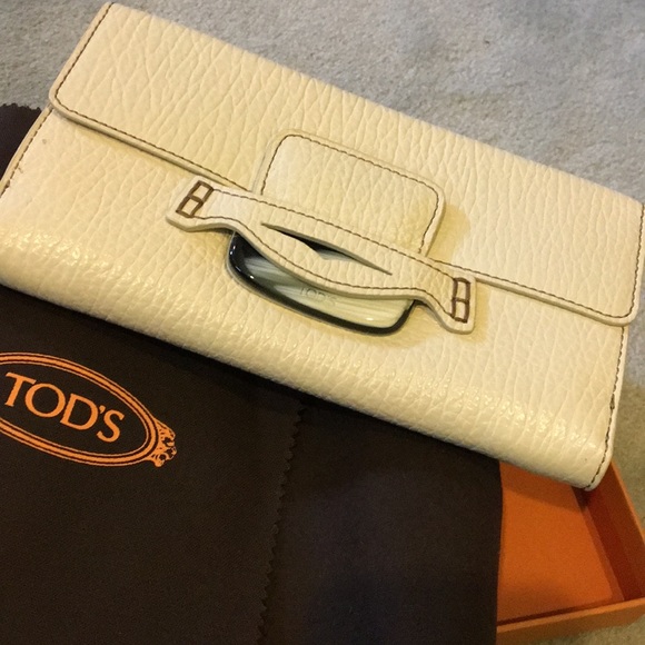 Tod’s Handbags - Tod’s cream wallet- NWOT